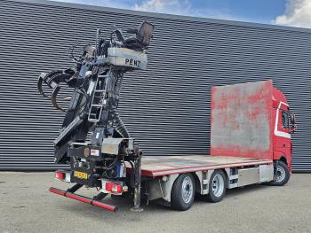 XF 460 6x2 / PENZ CRANE